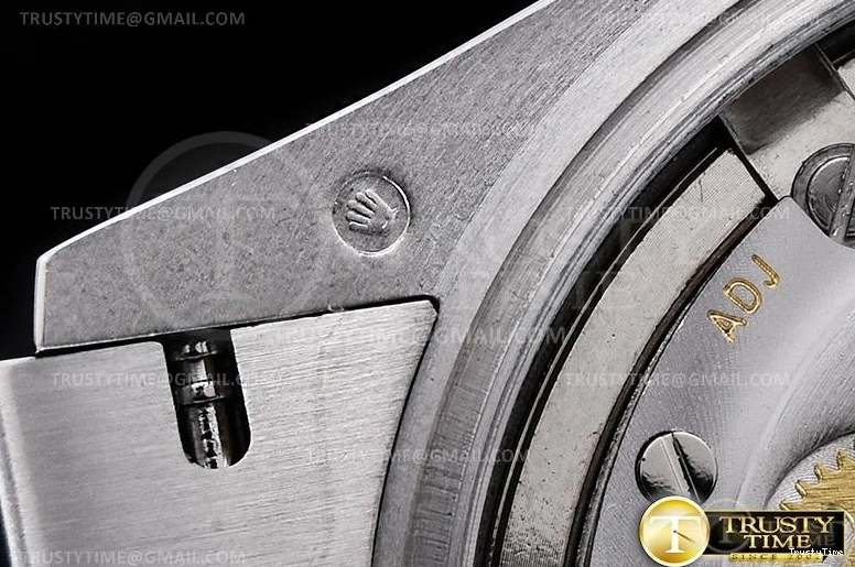 1022 ModernLook RDD0224B – DayDate 36mm 747